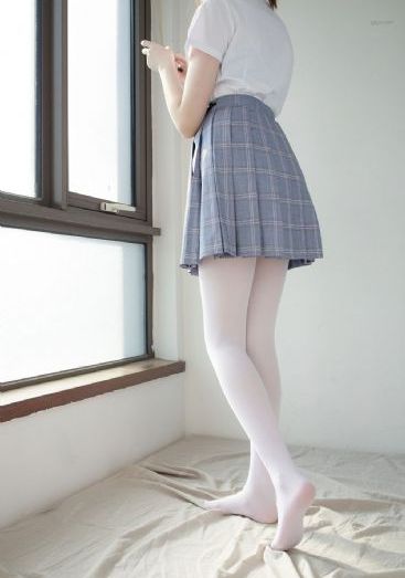 女神级嫩模撅屁股被土豪玩_BD英语高清电影在线