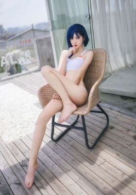 游泳教练在水里含我奶头在线观看_HD超清免费观看